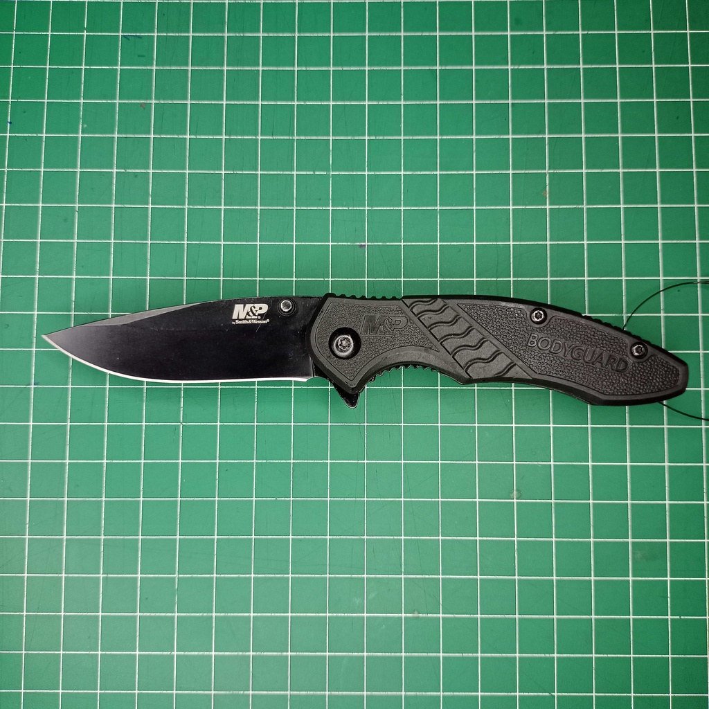 Smith & Wesson MPBG30 M&P Bodyguard flipper knife with black GFN Handle