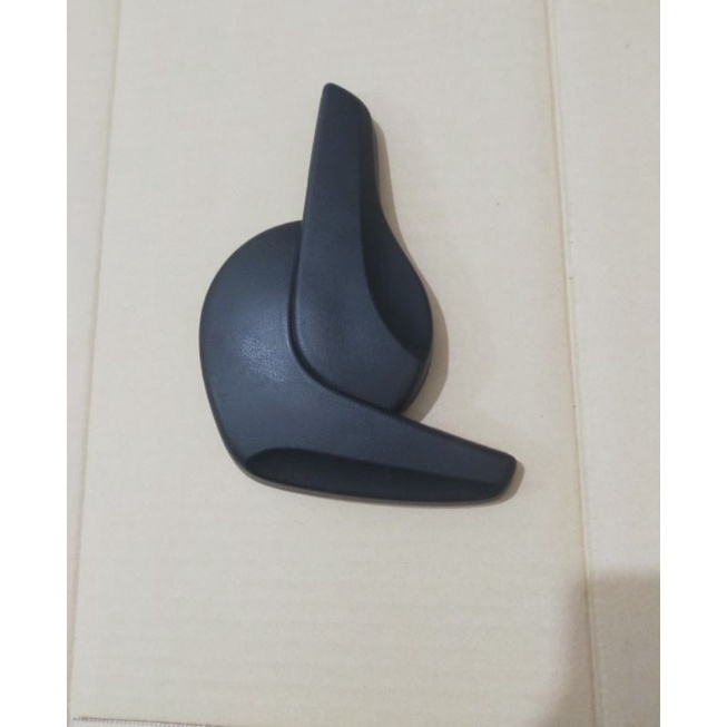 handle stelan jok bagian tengah Innova reborn Fortuner original baru