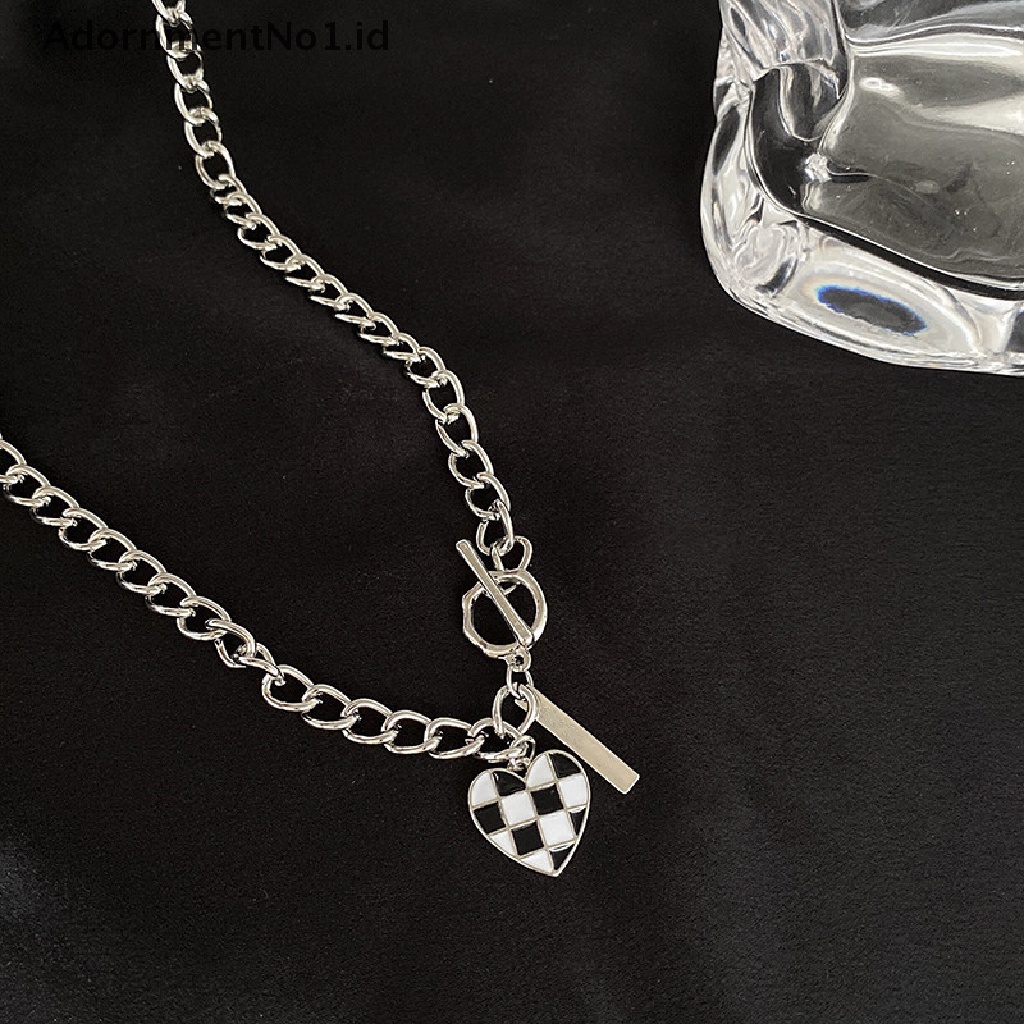 [AdornmentNo1] Personalized Necklace Checkerboard Love Pendant Necklace Desain Sense Sweater Canggih Rantai Tulang Selangka Ins Hip-Hop Necklace [ID]