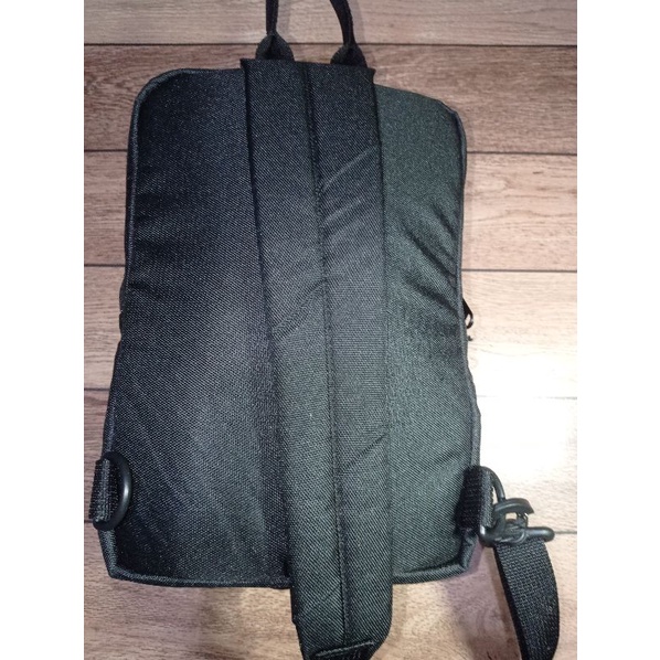 sling bag saku tutup selot besi tas wanita-pria