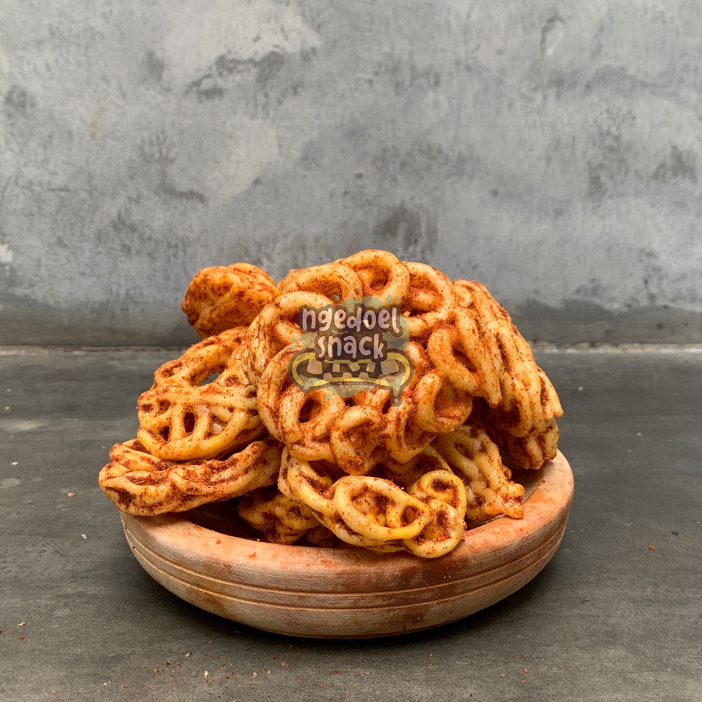 

Kerupuk Mawar Pedas / Kerupuk Kribo Pedas Ngedoel
