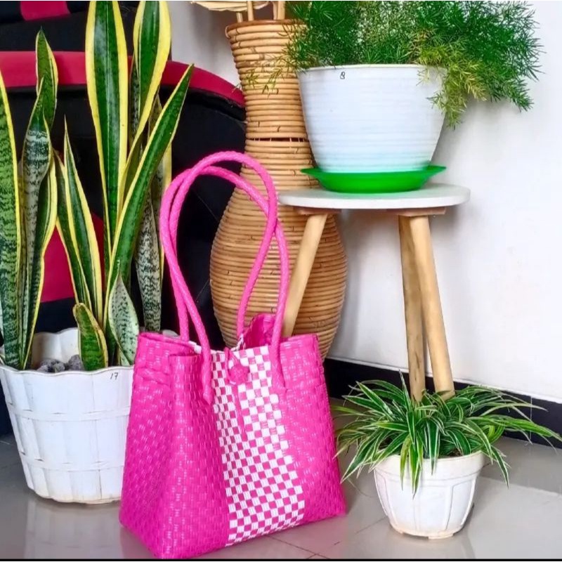 TAS ANYAMAN JALI PREMIUM FUSHIA SERIES/TAS PLASTIK JALI/TAS KEKINIAN/TAS ANYAM VIRAL