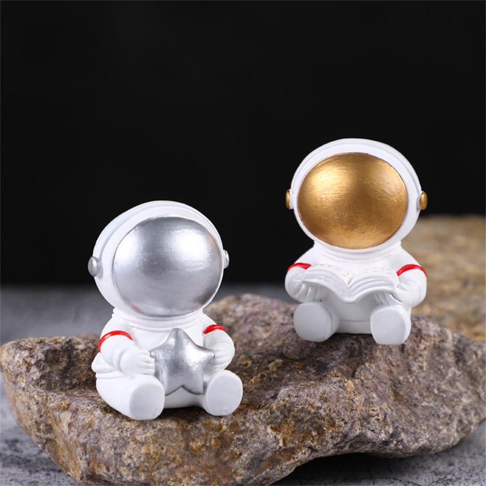 ღ Resin Astronot Patung Pena Pemegang Ponsel Bracket Miniatur Patung Kerajinan Anak-anak Hadiah Desktop Ornamen Rumah Kantor Toko Dekorasi Aksesoris