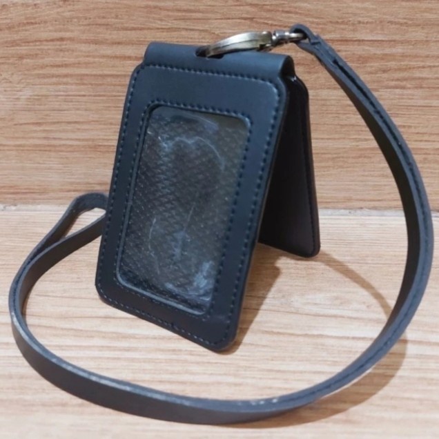 

holder kalung id card kulit model lipat hitam polos