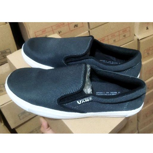 Sepatu slip on abu2 Sepatu Vans abu2 Tampa tali