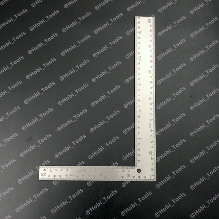 

PENGGARIS SIKU 20X30CM - RIGHT ANGLE RULER 20 X 30 CM