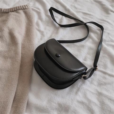 Red Bag girl 2021 versi Korea baru crossbody all-match siswa perempuan peri in kapasitas besar tas sadel lucu satu bahu