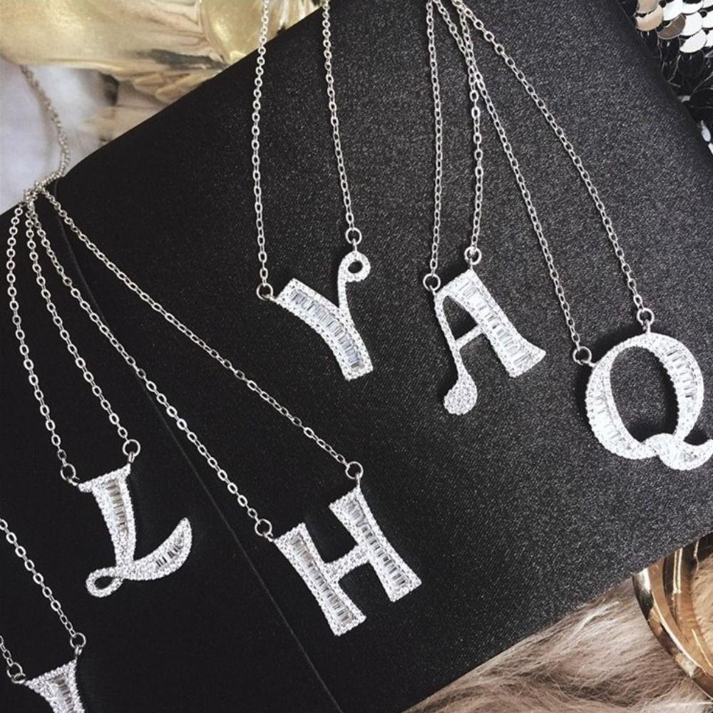 Mxbeauty Kalung Liontin Alfabet Hadiah Desain Fashion 26huruf Liontin Pria Pasangan Tembaga Gaya Jalanan Korea Perhiasan