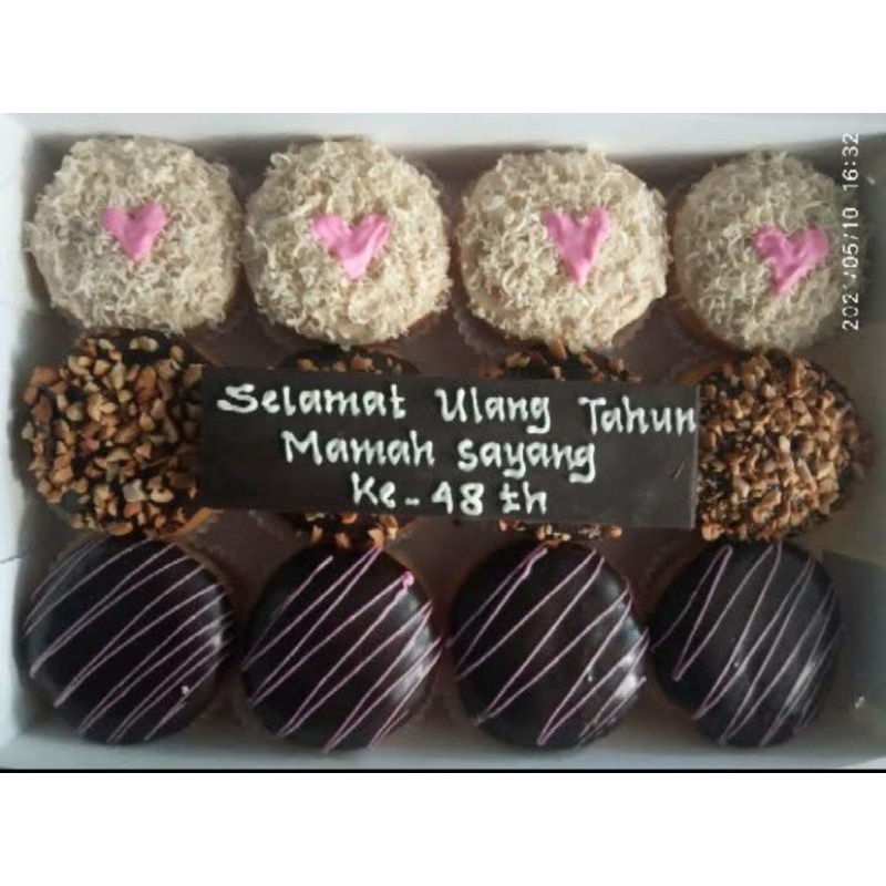 

Donat toping ucapan HBD