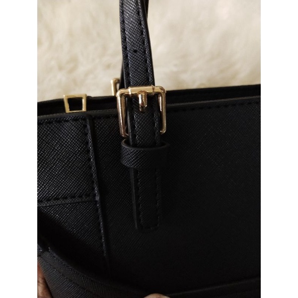 Guess 2in1 Handbags &amp; Slingbag