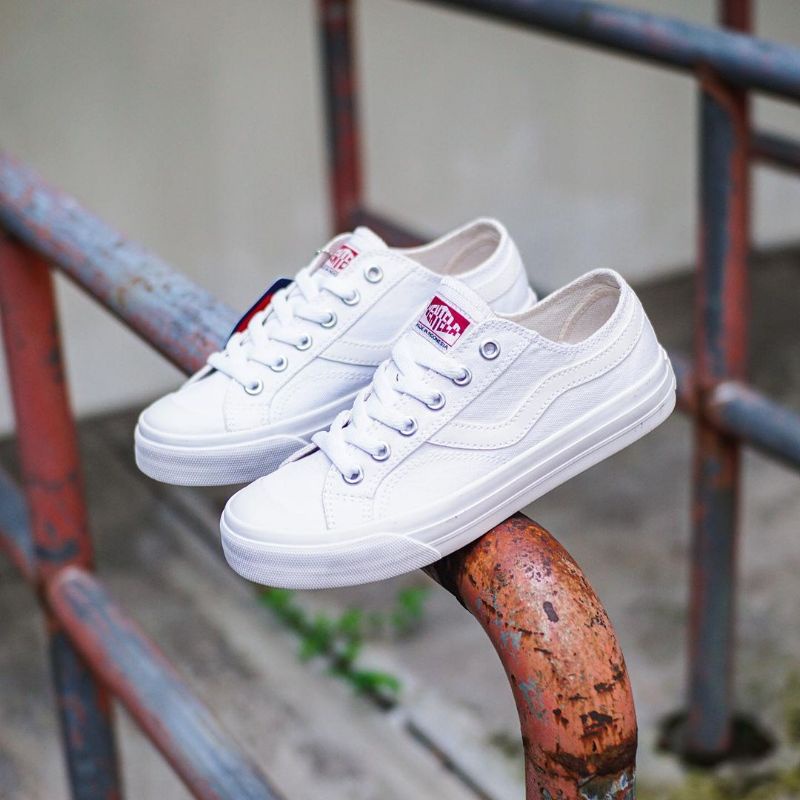 VENTELA PUBLIC LOW WHITE
