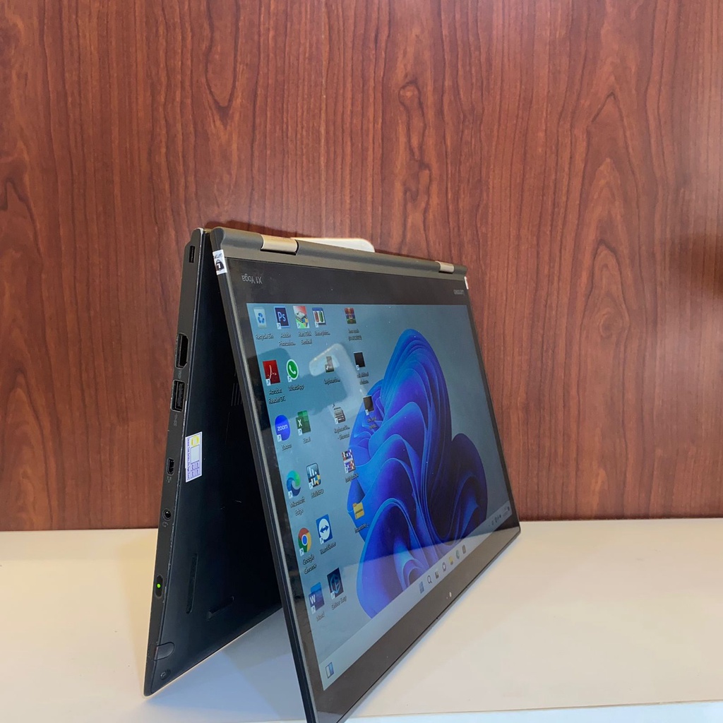 Lenovo X1 Yoga 2in1 Touchscreen Core i5 Gen7 RAM 8GB SSD 256GB Touchscreen 