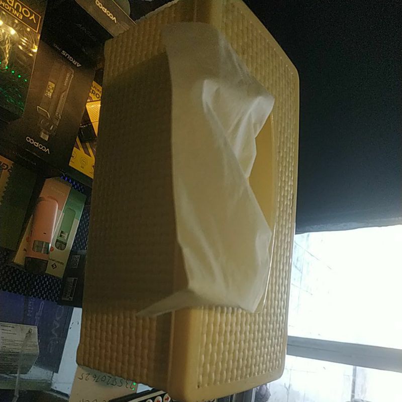 kotak tisu latt mjolk kurma