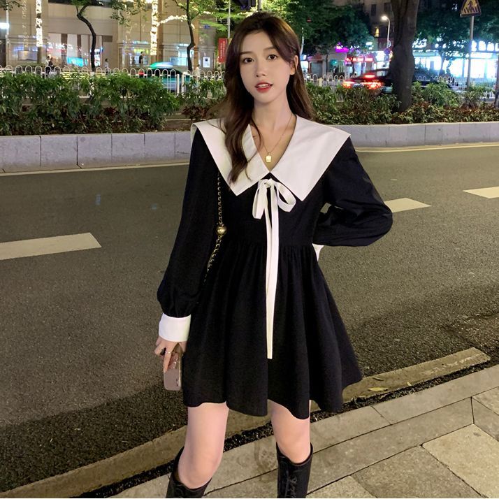 Red Kerah boneka mengurangi usia gaun manis wanita musim gugur 2022 baru Perancis ikat pinggang rok pendek pelangsing