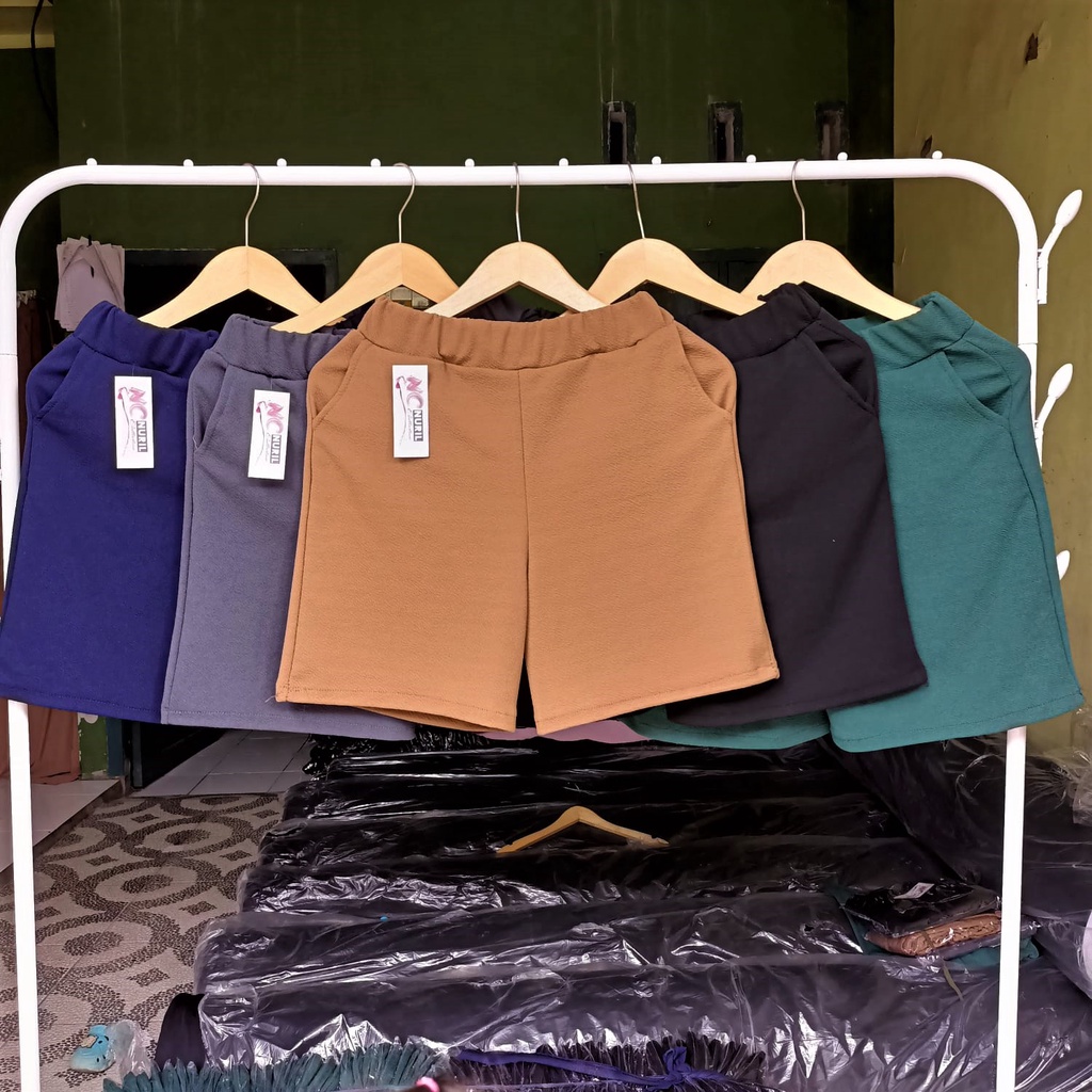 Celana Santai Wanita Diatas Lutut(UNISEX) ~ Saku Kanan-kiri / All Size M to XL BB 40 - 60kg / Crepe Premium✅ Tebal &amp; Nyaman Melar