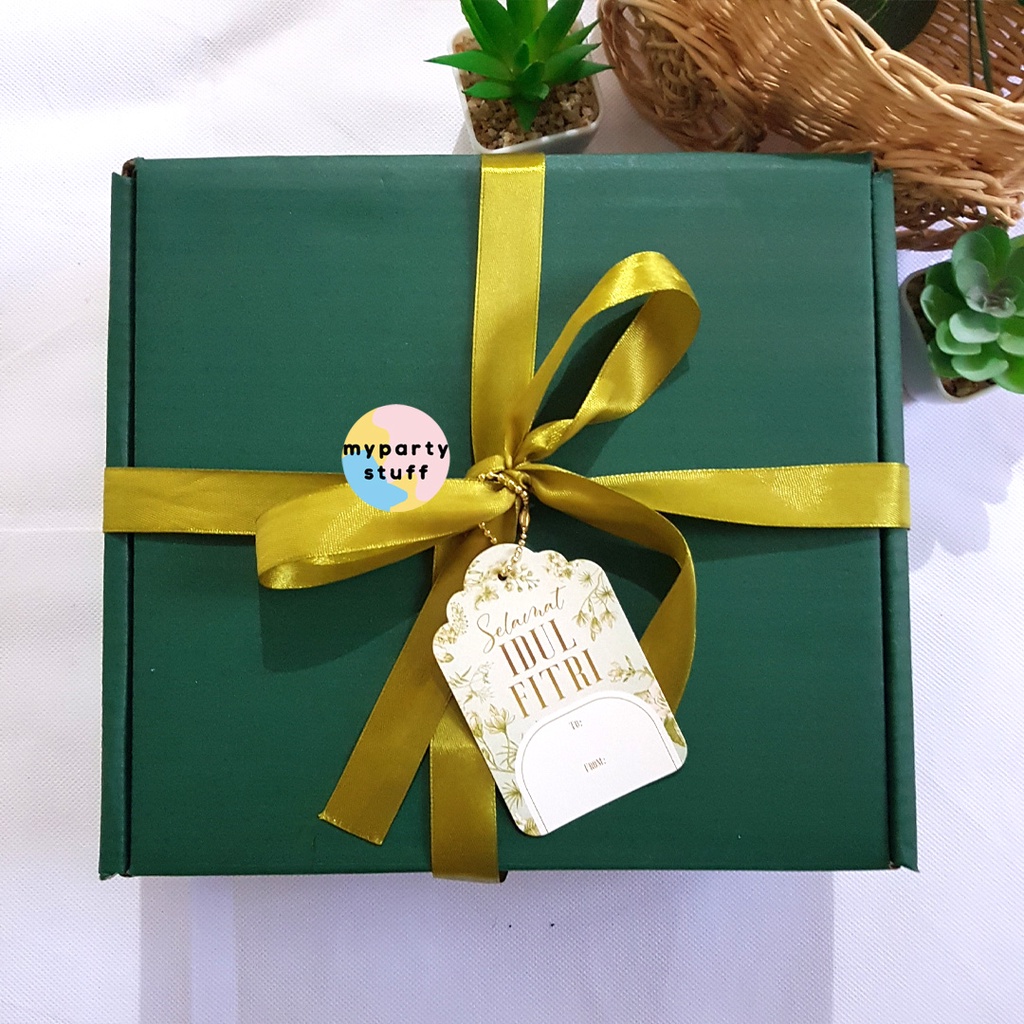 

Paket Box Hampers Lebaran / Kotak Kado Hijau Bingkisan Kado Selamat Berbuka Puasa / Gift Box Army Green / Packaging Hadiah Eid Mubarak Aesthetic Package