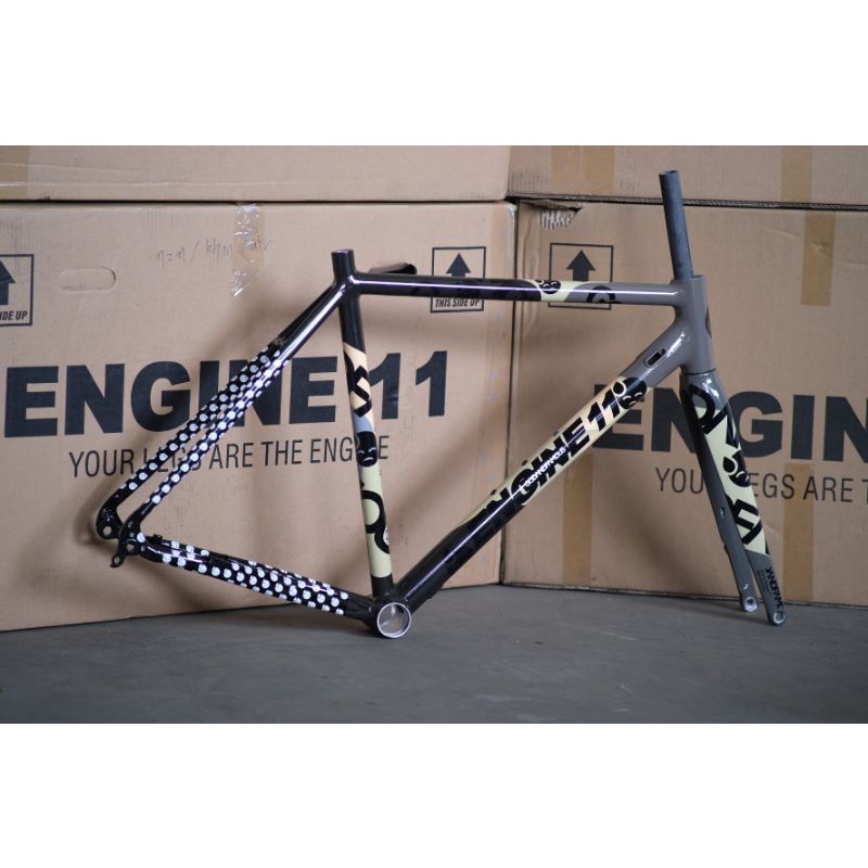 frameset engine11xgodandfamous road