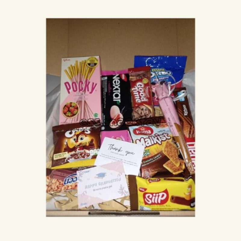 

Hampers snack box pink choco / Snack box choco pink / Snack box