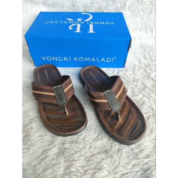 Sandal kulit pria Yongki Komaladi sandal Yongki Komaladi kulit pria keren sandal merk Yongki Komaladi bahan kulit keren harga diskon