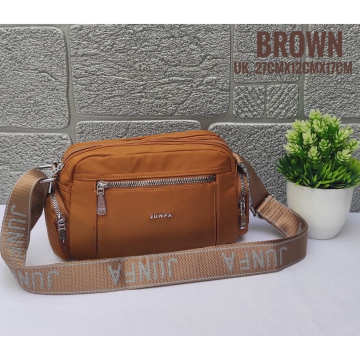 Tas Selempang Junfa 9780-362 Size 26x10x15 cm. Tas Wanita Tas Selempang wanita Import Tas Junfa Parasut BEST SELLER TERBARU BISA BAYAR DITEMPAT.!!!!