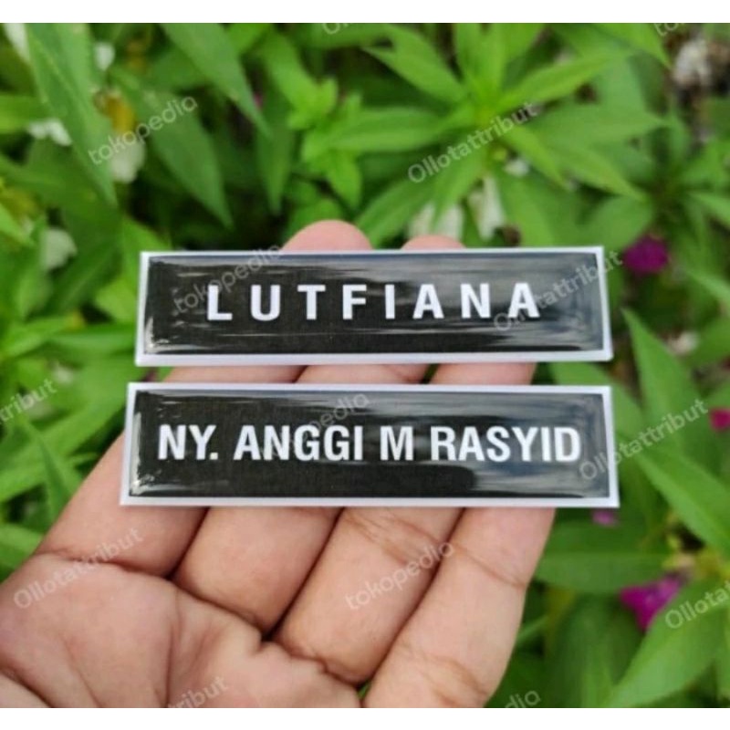 

NAME TEG RESIN LIS PUTIH | NAME TAG RESIN | PAPAN NAMA DADA RESIN