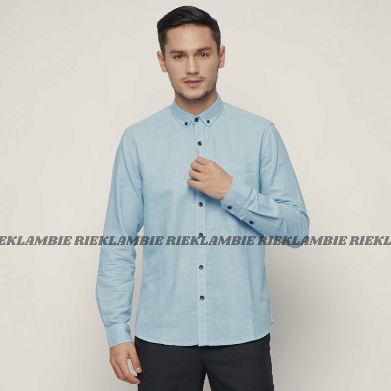 Kemeja Polos Soft Blue Light Blue Kemeja Pria Lengan Panjang Soft Blue Kemeja Kantor Kasual Slimfit Katun Oxford