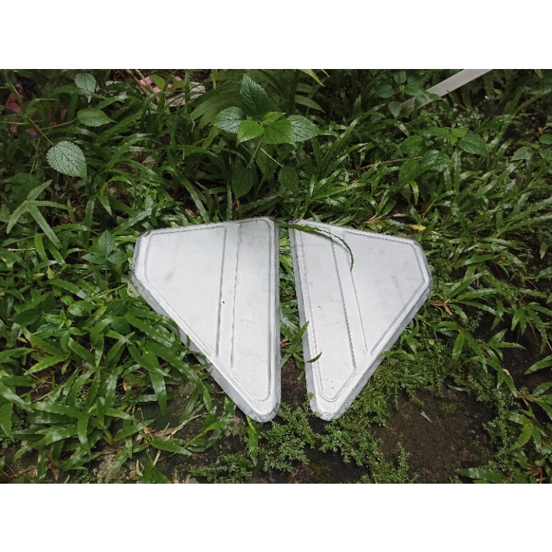 Satu set cover tutup box aki accu samping aci japstyle custom tiger cb gl thunder byson megapro