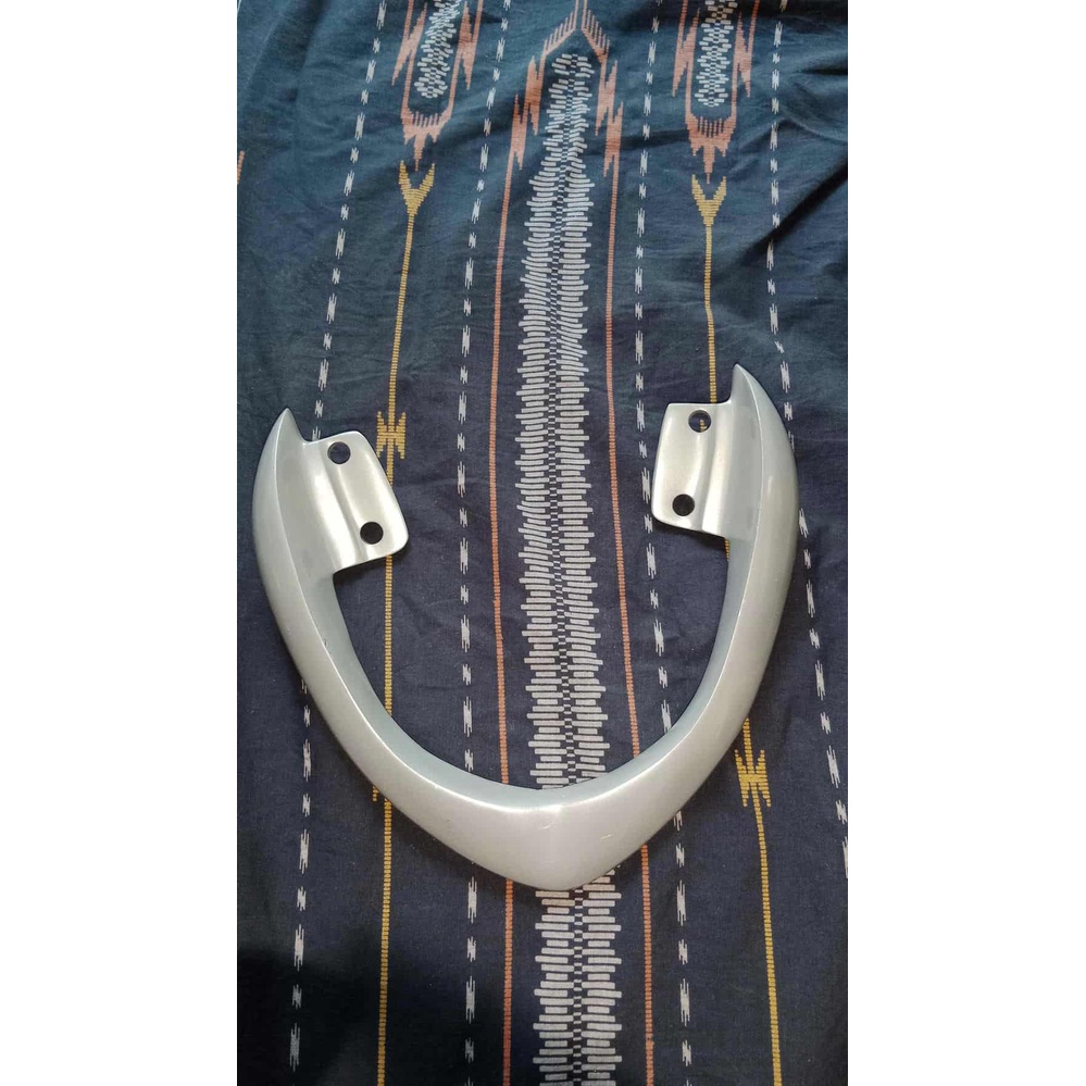 Begel Behel Beat Karbu Planger Pegangan Jok Belakang Honda Beat Carbu Silver Putih