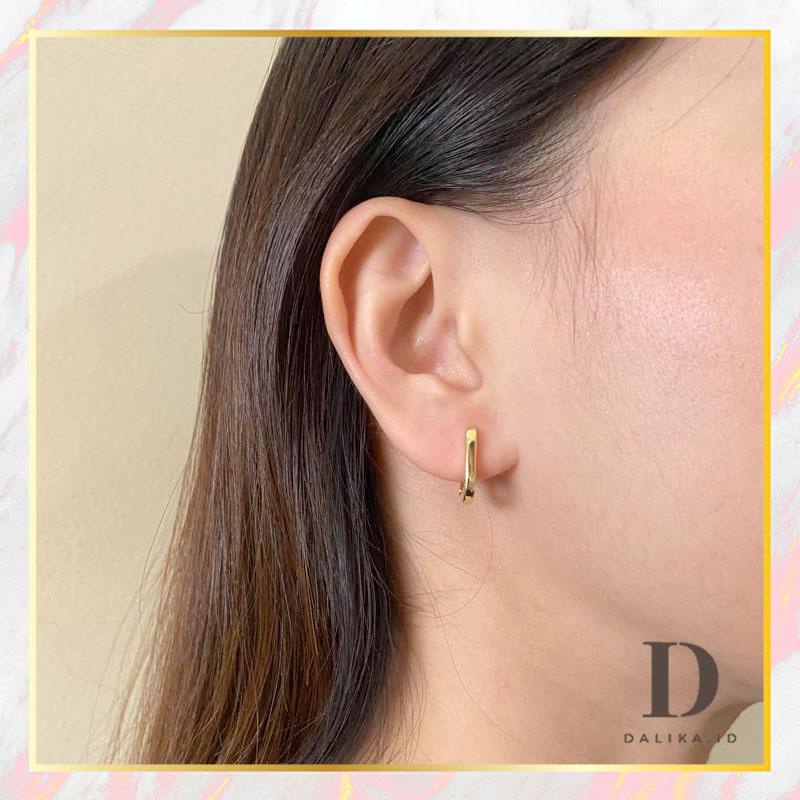 Anting Wanita Mini Persegi Panjang Simple Tindik