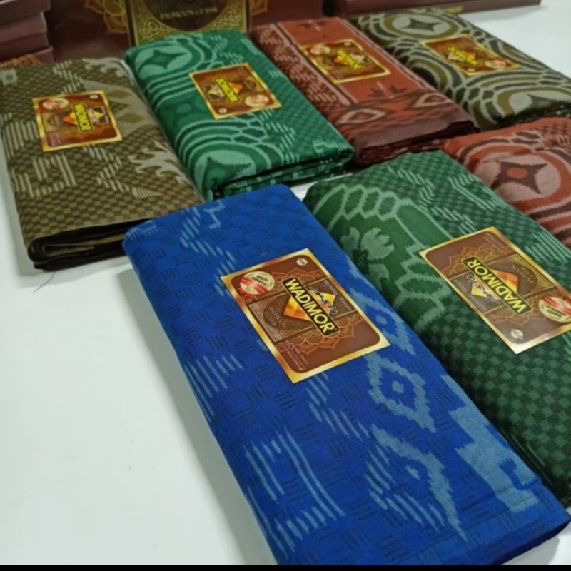 sarung wadimor motif Bali kembang