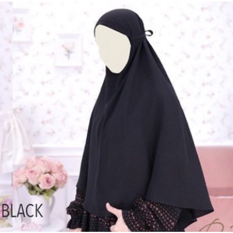 Ditsy Veil Crinkle Black Short