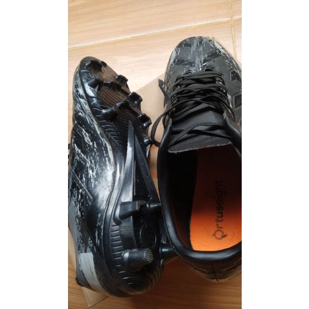 SEPATU FUTSAL/SEPAK BOLA SECOND/BEKAS