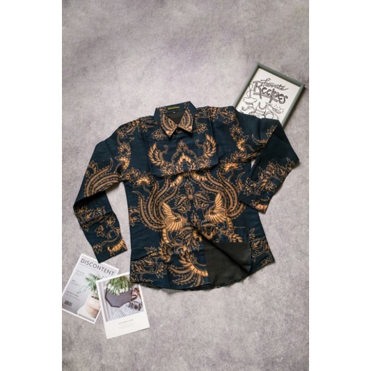 Batik Pria Slimfit Lengan Panjang Mahkota Peksi Lapis Furing