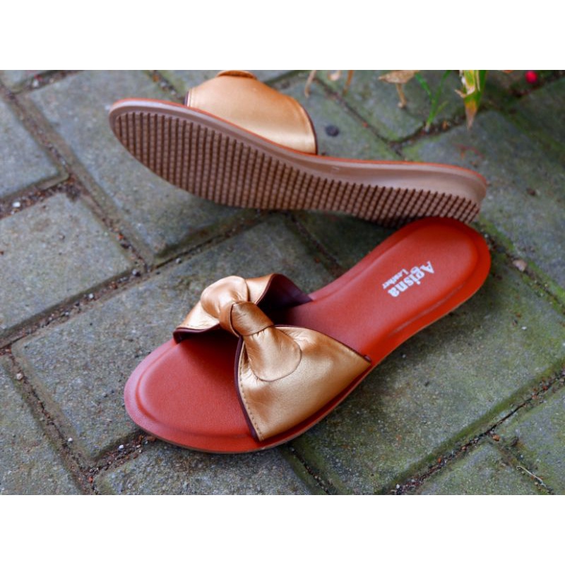 warna gold warna emas dan silver sandal kulit wanita asli sukaregang garut model pita teplek sol karet ringan murah berkualitas model terbaru