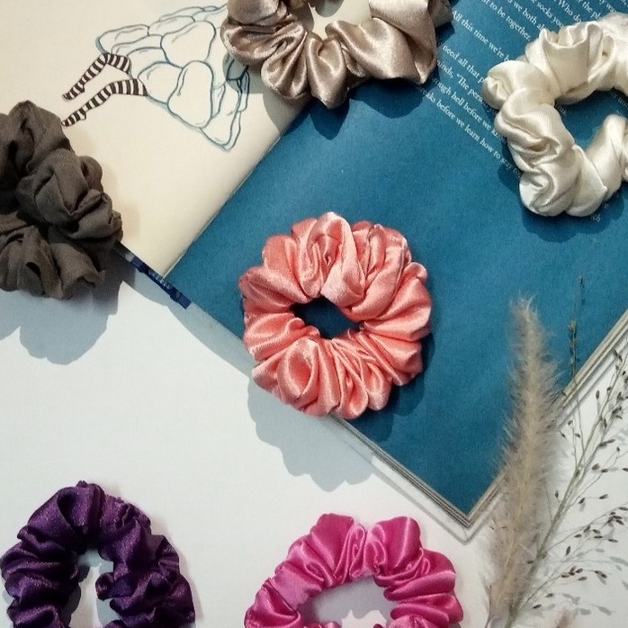 A318 SCRUNCHIE MURAH kunciran ikat rambut pita scrunchies ikatan hair tie aksesories aksesoris wanita perempuan cewek cewe panjang pendek souvenir cepol hijab cepolan nikahan nikah gift hadiah