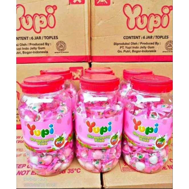 

yupi toples kiss 300gr, yupi strawberry jar, permen yupi toples