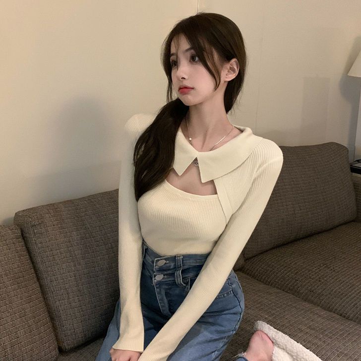 Red Rasa desain melubangi hati-hati mesin lengan panjang rajutan kemeja bottoming wanita self-budidaya slimming niche top trendi musim dingin palsu dua potong