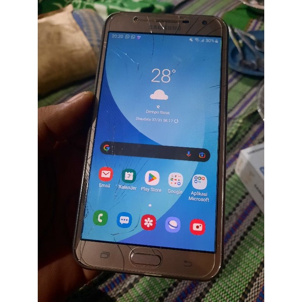 Samsung J7 Core  2/16 bekas Minus Retak