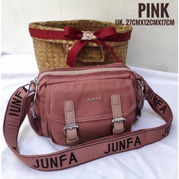 Tas Selempang Wanita Tas Junfa 9954-362 size 26x10x16 cm. Tas Selempang Junfa Tas Wanita Import BEST SELLER.!!!! Bisa bayar Ditempat.!!!