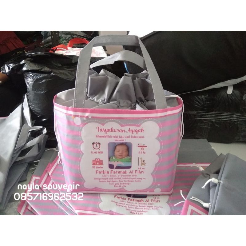 

tas aqiqah custom model serut banner Uk.Dus 20x20 cm
