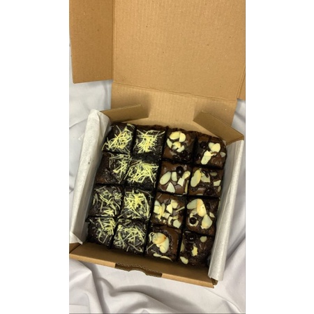 

FUDGY BROWNIES PREMIUM