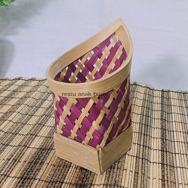 

(B082)Tempat Sendok Merah Bambu 11x9cm/Hadiah/Lamaran/Parcel Lebaran/Natal/Acara/Catering/Souvenir/Wadah Serbaguna/Basket/Craft/Fruit Box/Sembako/Teh/Gula/Beras/Telur/Seserahan/Kado/Gift/Hampers/Hantaran/Makanan/Minuman/Keranjang Buah