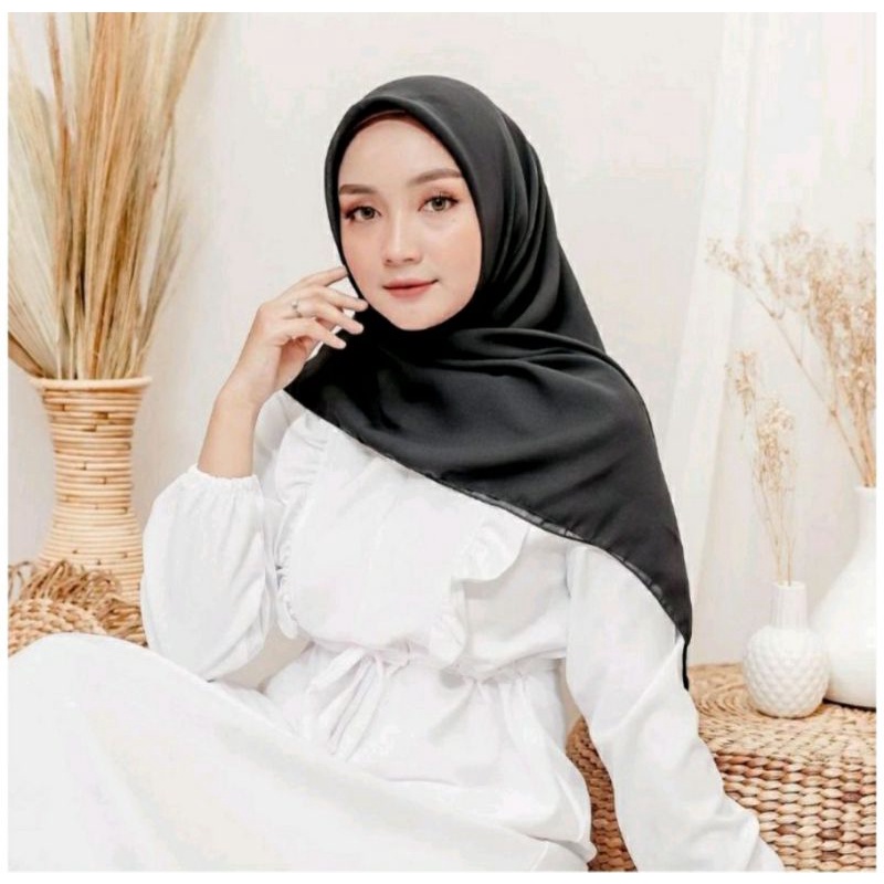 Jilbab BELLA SQUARE Hijab segi empat Hijab bella square