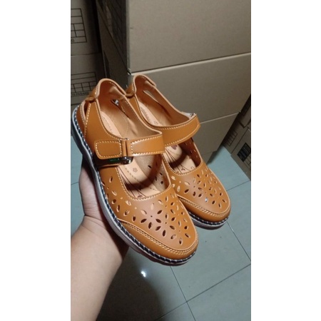 Sendal Sepatu Kickers Wanita Laris Kasual