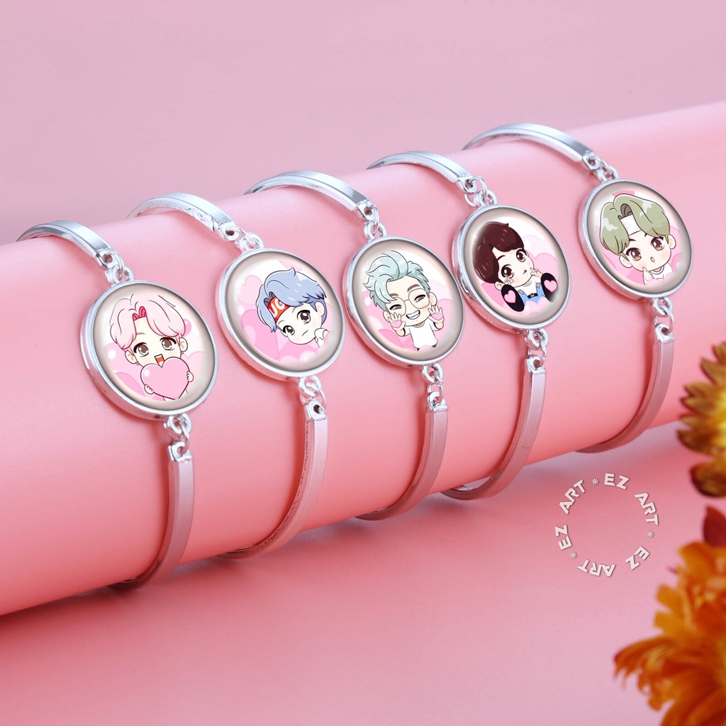 GELANG BANGLE EDISI K-POP KARAKTER BTS MEMBER BAHAN METAL LIONTIN KACA BULAT CEMBUNG JIMIN YOONGI NAMJOON JUNGKOOK HOSEOK TAEHYUNG SEOKJIN