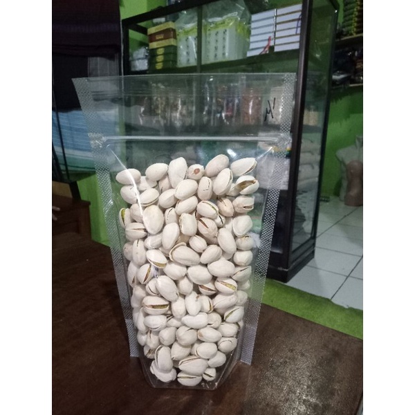 

kacang pistachio fresh