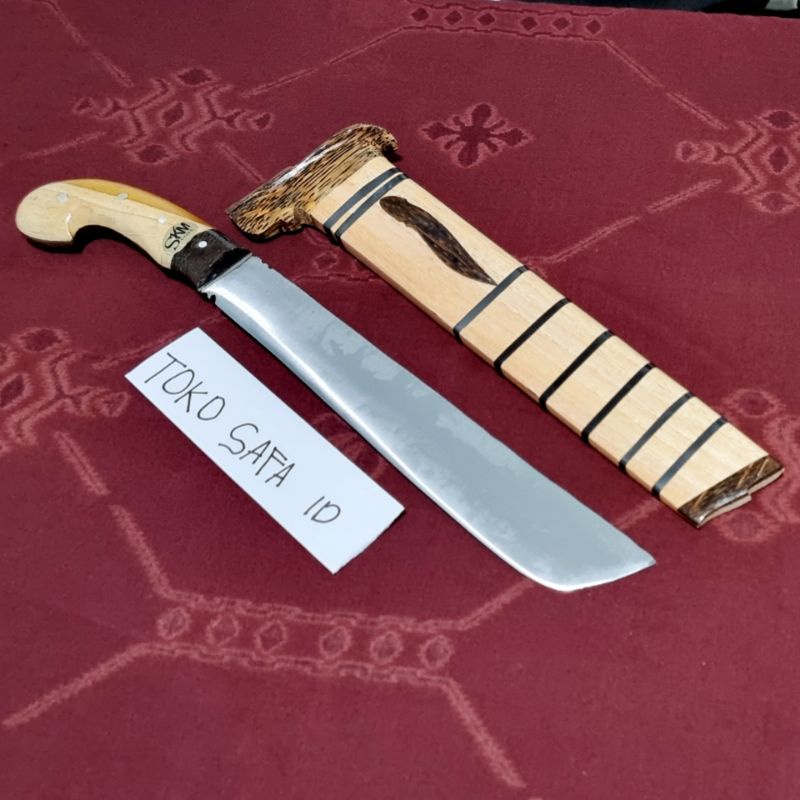 PISAU KERJA BESAR UNTUK DIKEBUN FULL TANG