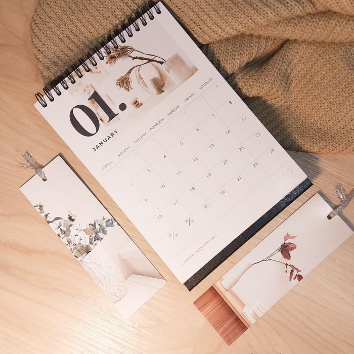 

Kalender Meja 2022 Minimalis 02 Premium / Desk Calendar Aesthetic