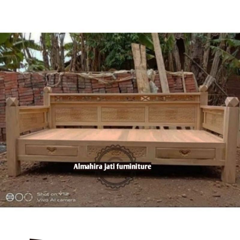 Bangku bale bale ukir jepara - daybed jati - bangku panjang mentahan