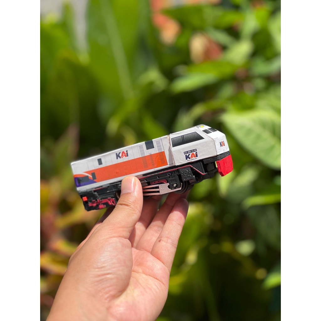 Kereta Api Indonesia CC 203 | Mainan Lokomotif CC 203 Mesin - Miniatur Kereta Api Hunting Mainan